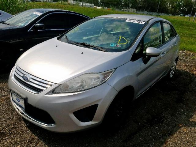 3FADP4BJ3BM118611 - 2011 FORD FIESTA SE SILVER photo 2