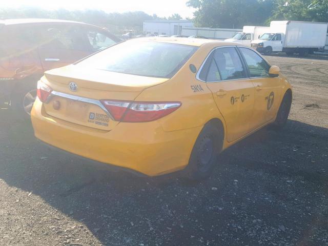 4T1BD1FK1FU150126 - 2015 TOYOTA CAMRY HYBR YELLOW photo 4