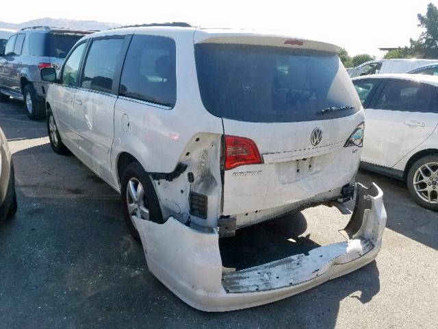 2V4RW3DG9BR626157 - 2011 VOLKSWAGEN ROUTAN SE WHITE photo 3