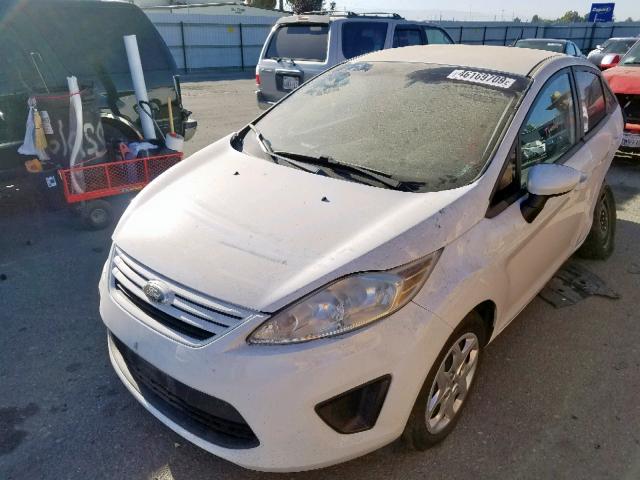 3FADP4AJ5CM185441 - 2012 FORD FIESTA S WHITE photo 2