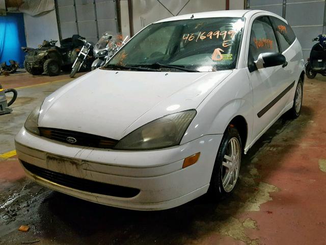 3FAFP31Z93R185292 - 2003 FORD FOCUS ZX3 WHITE photo 2