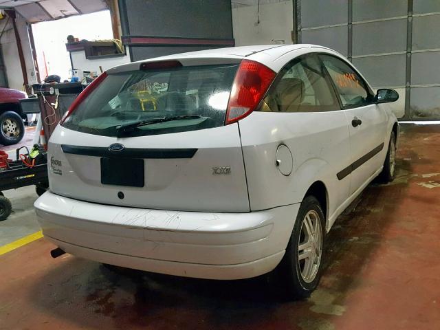 3FAFP31Z93R185292 - 2003 FORD FOCUS ZX3 WHITE photo 4