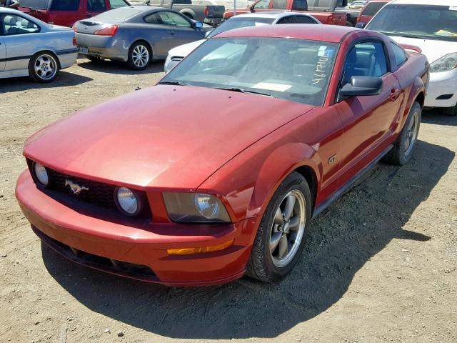 1ZVHT82H665147105 - 2006 FORD MUSTANG GT RED photo 2