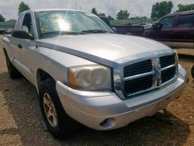 1D7HW42N25S315840 - 2005 DODGE DAKOTA SLT SILVER photo 1