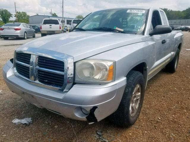 1D7HW42N25S315840 - 2005 DODGE DAKOTA SLT SILVER photo 2