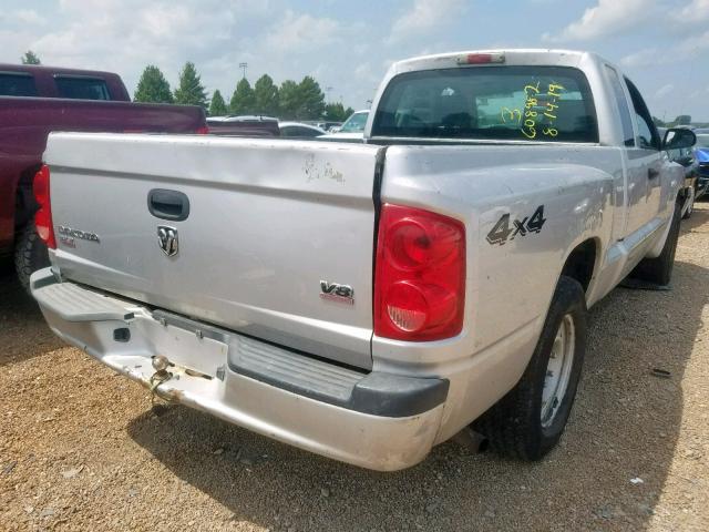 1D7HW42N25S315840 - 2005 DODGE DAKOTA SLT SILVER photo 4