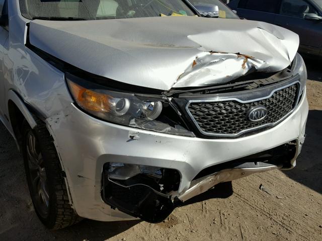 5XYKWDA26DG394604 - 2013 KIA SORENTO SX SILVER photo 9