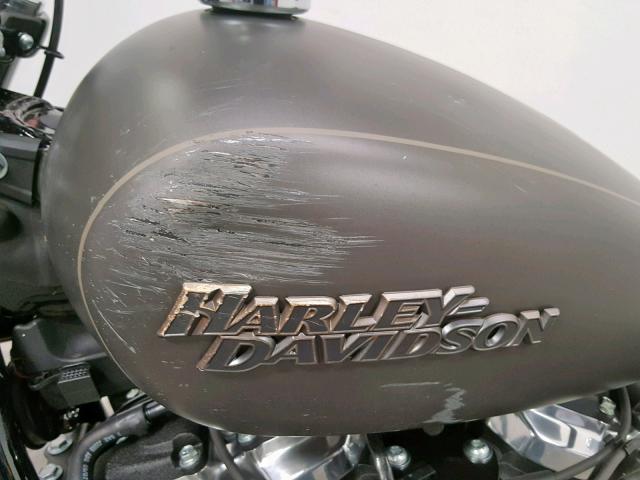 1HD1YJJ62KB031388 - 2019 HARLEY-DAVIDSON FXBB GRAY photo 18