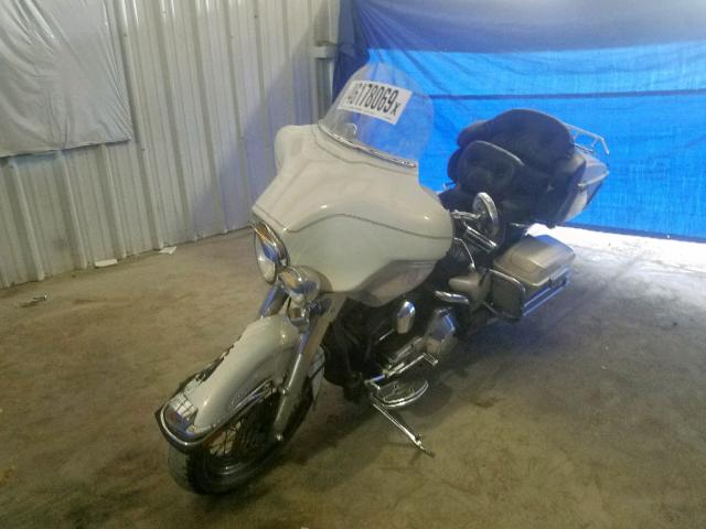 1HD1FCW1X2Y645360 - 2002 HARLEY-DAVIDSON FLHTCUI WHITE photo 2