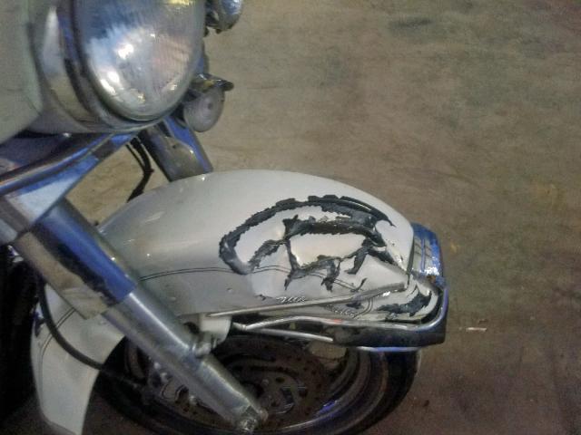 1HD1FCW1X2Y645360 - 2002 HARLEY-DAVIDSON FLHTCUI WHITE photo 9