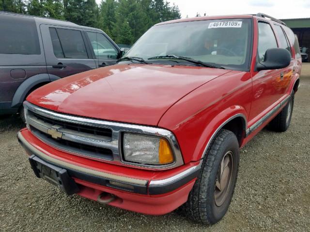 1GNDT13W3T2306916 - 1996 CHEVROLET BLAZER RED photo 2