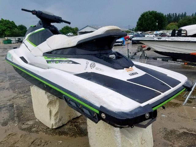 YAMA3451E717 - 2017 YAMAHA WAVERUNNER WHITE photo 3