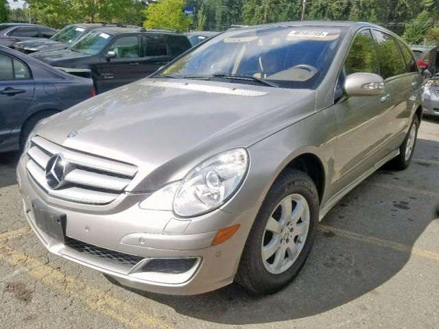 4JGCB65E87A037182 - 2007 MERCEDES-BENZ R 350 SILVER photo 2