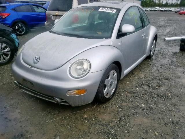 3VWCD21C0YM482609 - 2000 VOLKSWAGEN NEW BEETLE ვერცხლისფერი ფოტო 2
