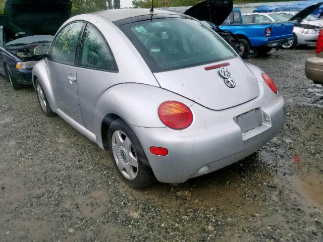 3VWCD21C0YM482609 - 2000 VOLKSWAGEN NEW BEETLE ვერცხლისფერი ფოტო 3