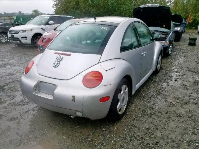 3VWCD21C0YM482609 - 2000 VOLKSWAGEN NEW BEETLE ვერცხლისფერი ფოტო 4