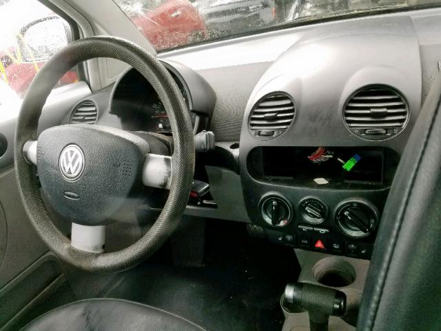 3VWCD21C0YM482609 - 2000 VOLKSWAGEN NEW BEETLE ვერცხლისფერი ფოტო 9