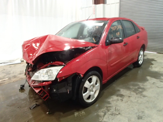 1FAFP34N27W360199 - 2007 FORD FOCUS ZX4 RED photo 2