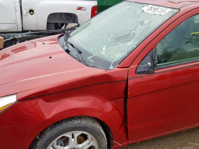 1FAHP36N89W142244 - 2009 FORD FOCUS SES RED photo 9