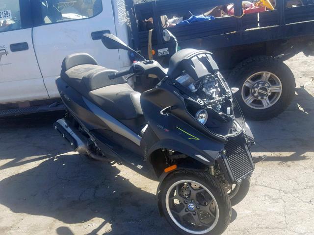 ZAPTA10W6J5000012 - 2018 VESPA SCOOTER BLACK photo 1