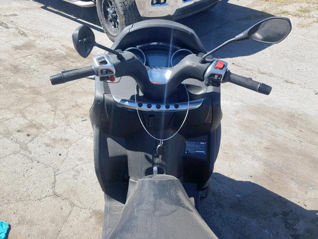 ZAPTA10W6J5000012 - 2018 VESPA SCOOTER BLACK photo 5