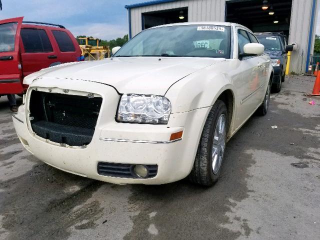 2C3KK53G97H651565 - 2007 CHRYSLER 300 TOURIN CREAM photo 2