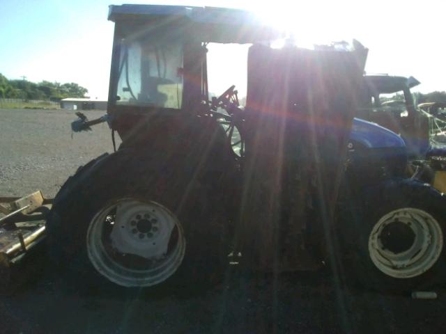 1848778 - 2002 NEWH TRACTOR BLUE photo 9