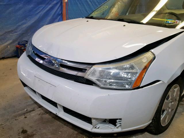 1FAHP34N78W189086 - 2008 FORD FOCUS S/SE WHITE photo 9