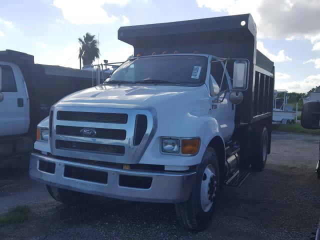 3FRXF7FE6BV626237 - 2011 FORD F750 SUPER WHITE photo 2