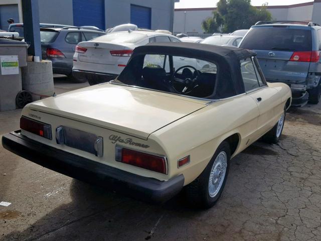 AR115410002660 - 1978 ALFA ROMEO SPIDER CREAM photo 4