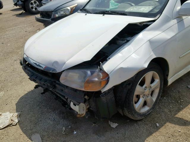 KNAFE121475007955 - 2007 KIA SPECTRA EX WHITE photo 9