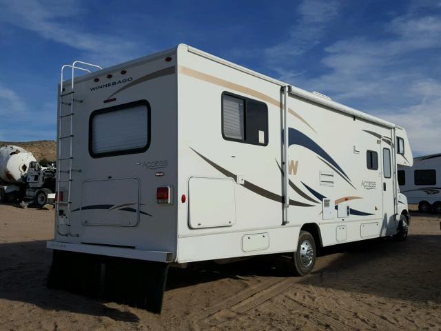 1GBKG31UX61272716 - 2007 WINNEBAGO MOTORHOME WHITE photo 4