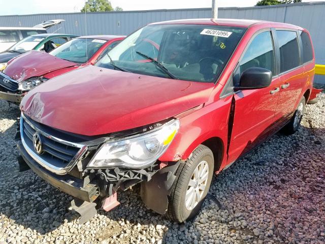 2V8HW44109R601332 - 2009 VOLKSWAGEN ROUTAN S RED photo 2