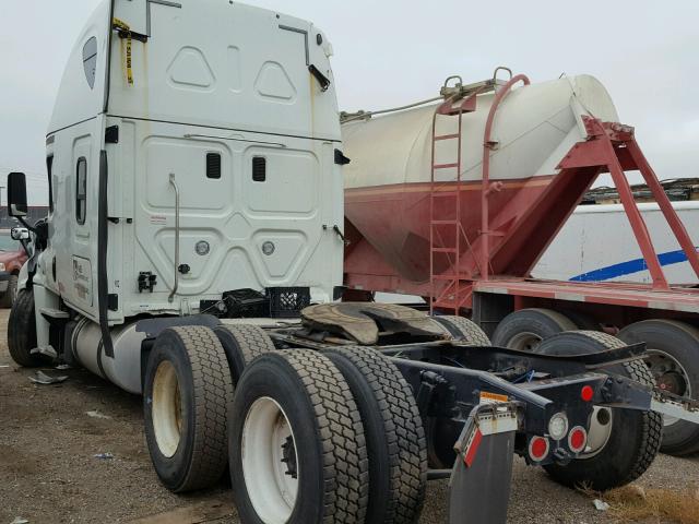 3AKJGLBG1GSHJ7138 - 2016 FREIGHTLINER CASCADIA 1 WHITE photo 3