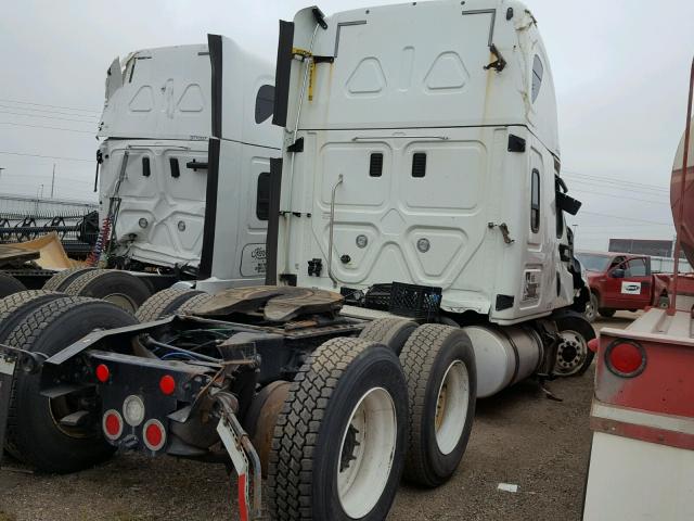 3AKJGLBG1GSHJ7138 - 2016 FREIGHTLINER CASCADIA 1 WHITE photo 4