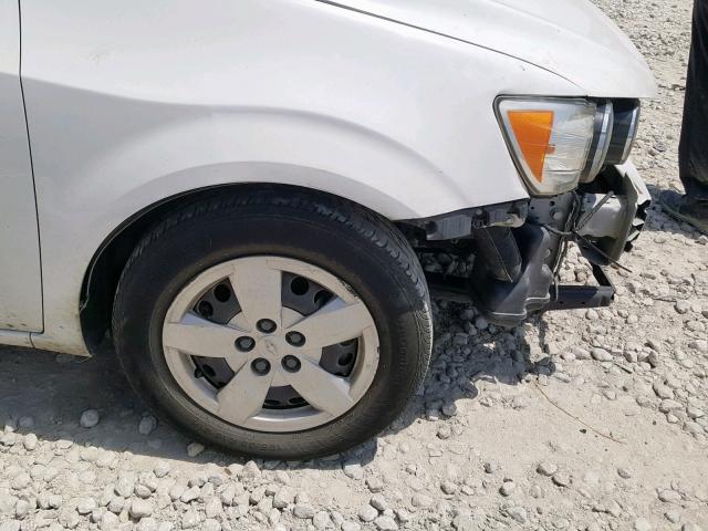 1G1JB5SH8D4217642 - 2013 CHEVROLET SONIC LS 白色 照片 9