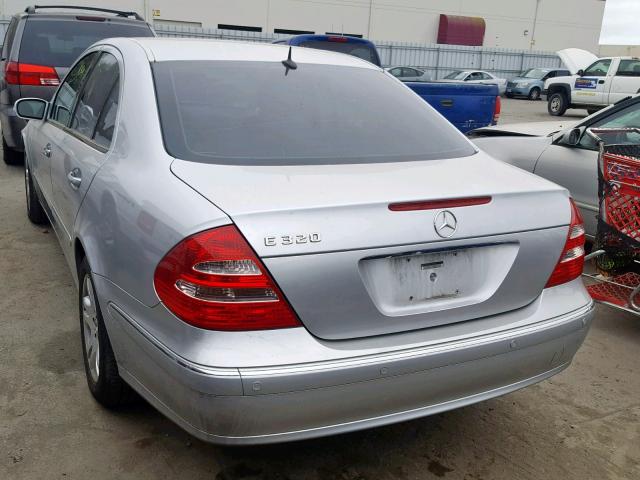 WDBUF65J13A119208 - 2003 MERCEDES-BENZ E 320 SILVER photo 3