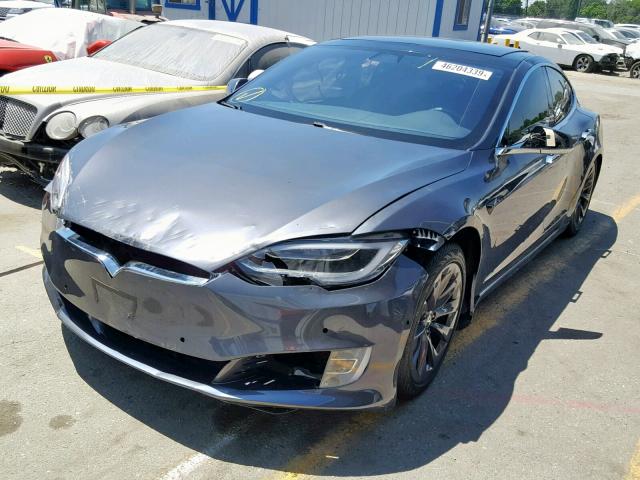 5YJSA1E27JF260629 - 2018 TESLA MODEL S GRAY photo 2