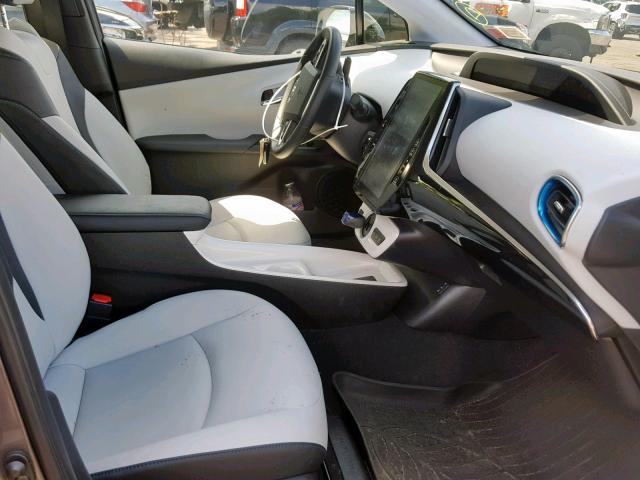 JTDKARFP0H3044394 - 2017 TOYOTA PRIUS PRIM 灰色 照片 5