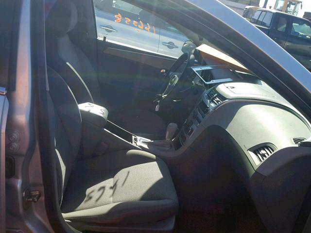 1G1ZC5E08CF304207 - 2012 CHEVROLET MALIBU 1LT SILVER photo 5
