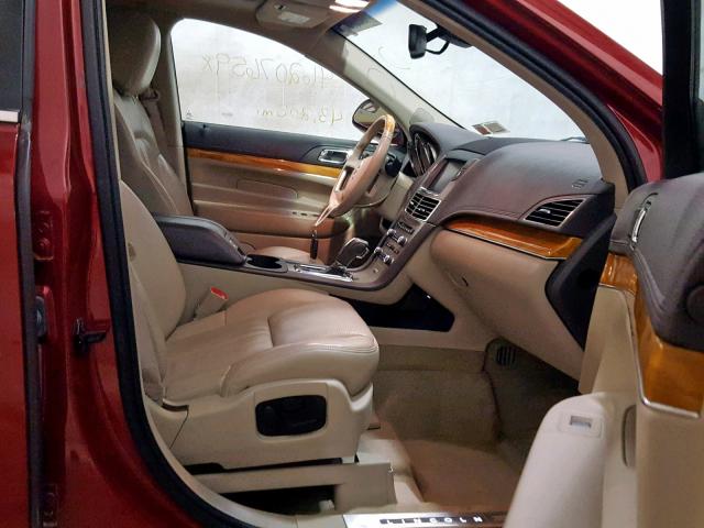 2LMHJ5AR2ABJ04614 - 2010 LINCOLN MKT RED photo 5