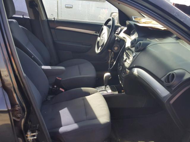 KL1TD5DE5AB070756 - 2010 CHEVROLET AVEO LS BLACK photo 5