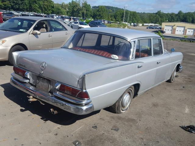 220S091188 - 1963 MERCEDES-BENZ C 240 SILVER photo 4