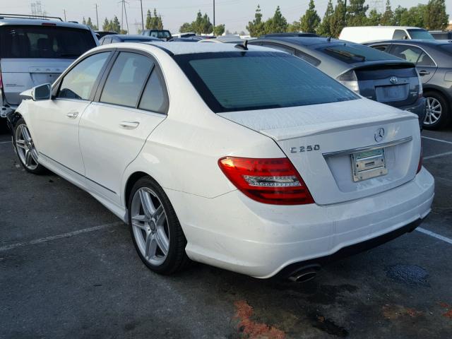 WDDGF4HB0EA947086 - 2014 MERCEDES-BENZ C 250 WHITE photo 3