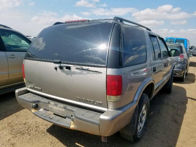 1GNDT13W22K215277 - 2002 CHEVROLET BLAZER BROWN photo 4