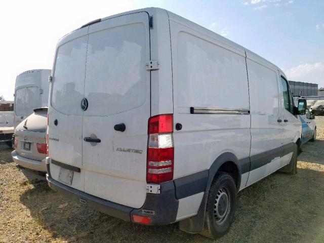 WD3PE7DCXE5825111 - 2014 MERCEDES-BENZ SPRINTER 2 WHITE photo 4