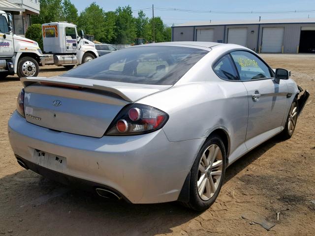 KMHHM66DX8U268879 - 2008 HYUNDAI TIBURON GS SILVER photo 4