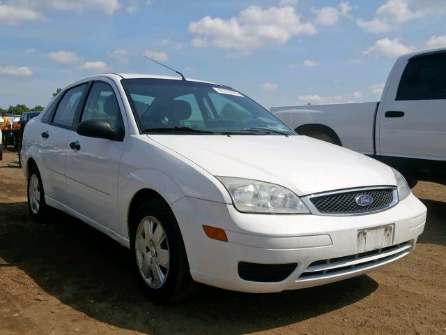 1FAHP34N07W309468 - 2007 FORD FOCUS ZX4 WHITE photo 1