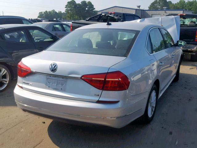 1VWBS7A33GC040891 - 2016 VOLKSWAGEN PASSAT SE SILVER photo 4