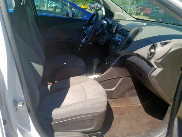 1G1JA5SH5C4195438 - 2012 CHEVROLET SONIC LS WHITE photo 5